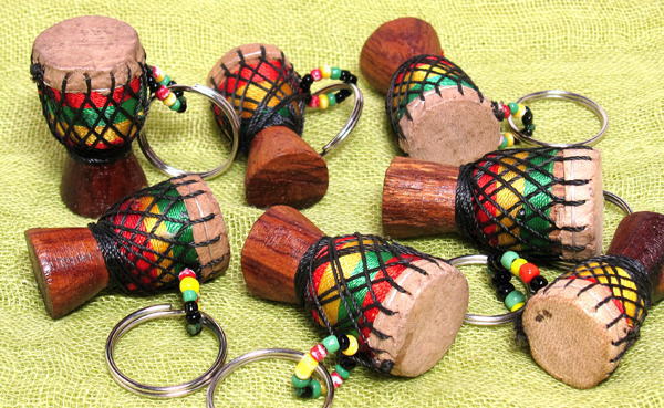 ジャンベキーホルダー<アフリカの雑貨：アフリカ雑貨アザライ