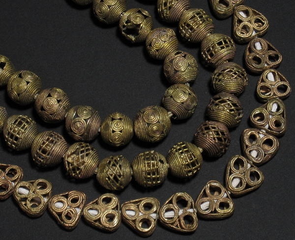 真鍮ビーズ・ガーナ<アフリカのビーズアクセサリー