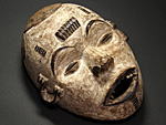 イボの白塗りマスク・ナイジェリア＜アフリカの仮面