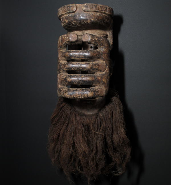 ダンの両手のマスク・コートジボワール＜アフリカの仮面(木彫り)