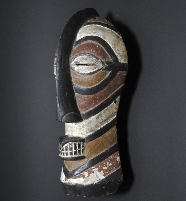 バソンゲのマスク・コンゴ民主共和国＜アフリカの仮面(木彫り)
