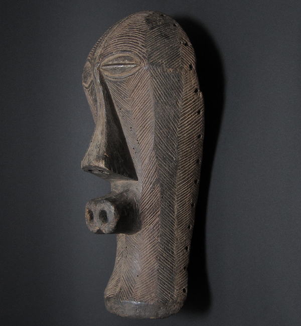 バソンゲのマスク<アフリカの仮面(木彫り)：アフリカ雑貨アザライ