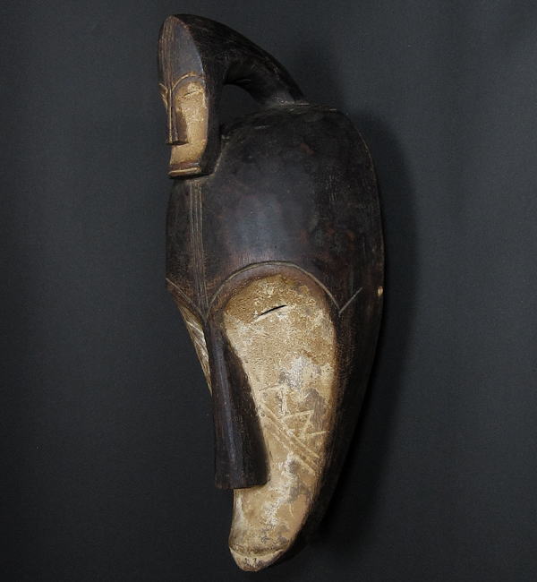 火の霊の仮面<アフリカの仮面(木彫り)：アフリカ雑貨アザライ