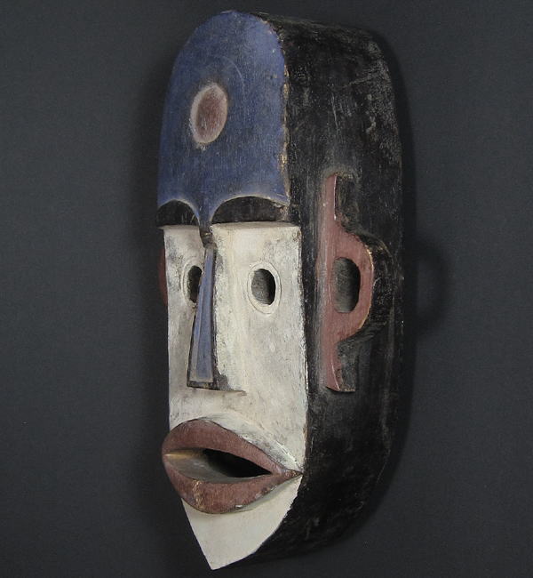 大きな耳のマスク<アフリカの仮面(木彫り)：アフリカ雑貨アザライ