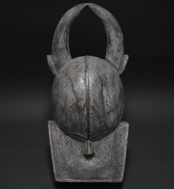 チャンバの野牛の頭上面・ナイジェリアorカメルーン＜アフリカの仮面(木彫り)