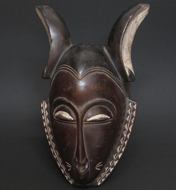 バウレのマスク<アフリカの仮面(木彫り)：アフリカ雑貨アザライ