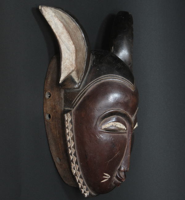 バウレのマスク<アフリカの仮面(木彫り)：アフリカ雑貨アザライ