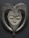 クウェレのハート型マスク・ガボンorカメルーンorコンゴ共和国＜アフリカの仮面(木彫り)