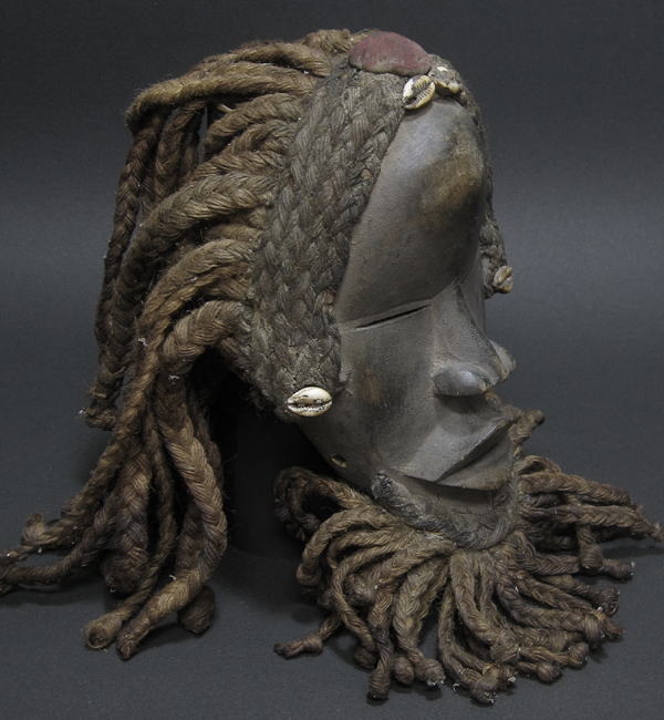 ダンのマスク<アフリカの仮面(木彫り)：アフリカ雑貨アザライ