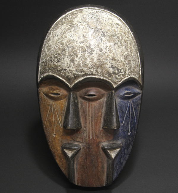 二つの顔の仮面<アフリカの仮面(木彫り)：アフリカ雑貨アザライ