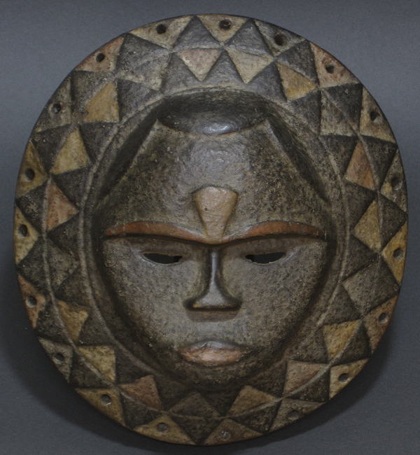 �G�P�b�g�̉~�Ռ^�}�X�N�E�i�C�W�F���A���A�t���J�̉���(�ؒ���)