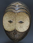 イビビオのマスク・ナイジェリア＜アフリカの仮面(木彫り)