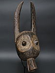 チャンバの野牛の頭上面・ナイジェリア＜アフリカの仮面(木彫り)