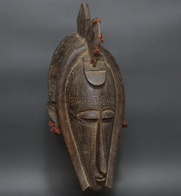 木彫りのマスク<アフリカの仮面(木彫り)：アフリカ雑貨アザライ
