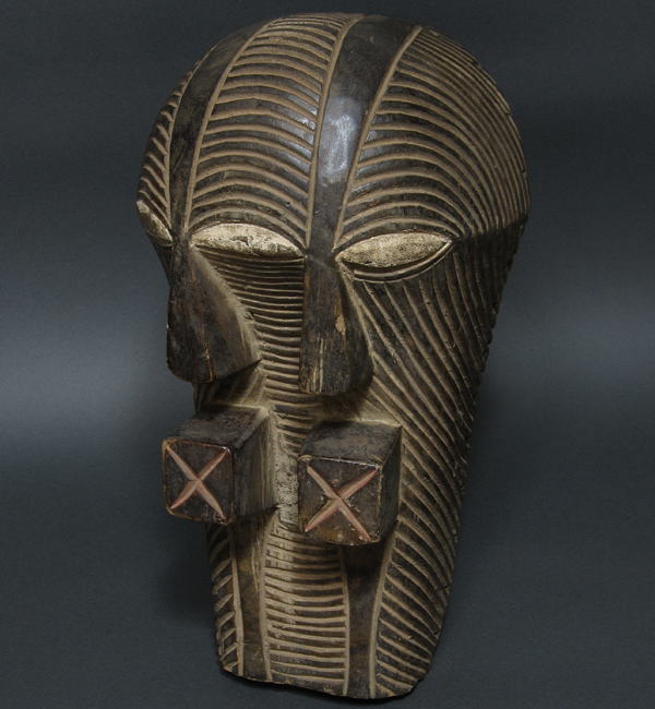 �o�\���Q�̃}�X�N(�o��)�E�R���S���勤�a�����A�t���J�̉���(�ؒ���)