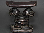ルバの木彫り枕・コンゴ民主共和国<アフリカの木彫家具・民具