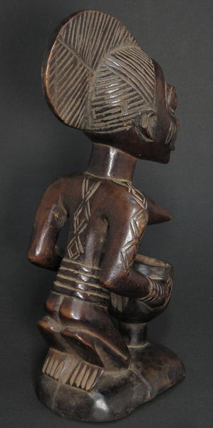 ヨルバ女性坐像・ナイジェリア＜アフリカの木像