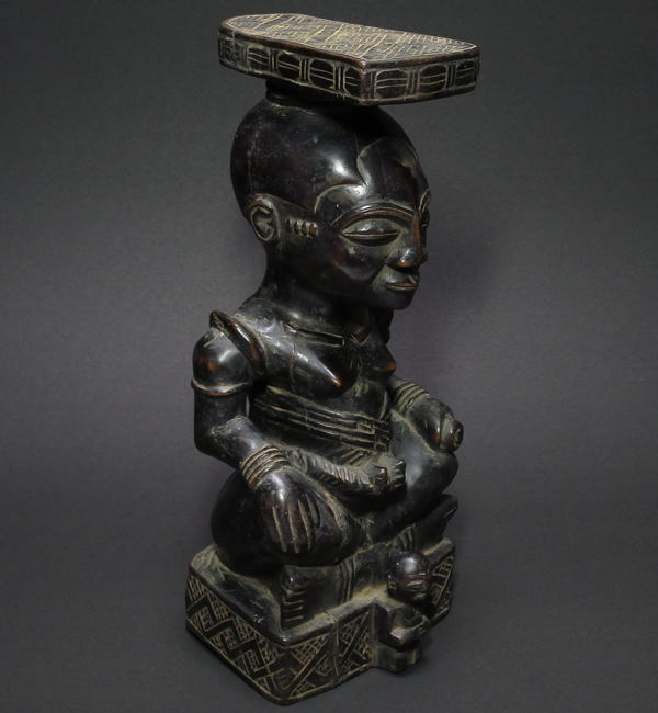 クバ王の像・コンゴ民主共和国(旧ザイール)<アフリカの木彫り像
