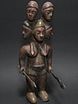 エウェの五つの頭のマミワタ像・トーゴ<アフリカの木彫り像