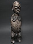 ペンデ?の木彫り男性立像(中)・コンゴ民主共和国(旧ザイール)?<アフリカの木彫り像