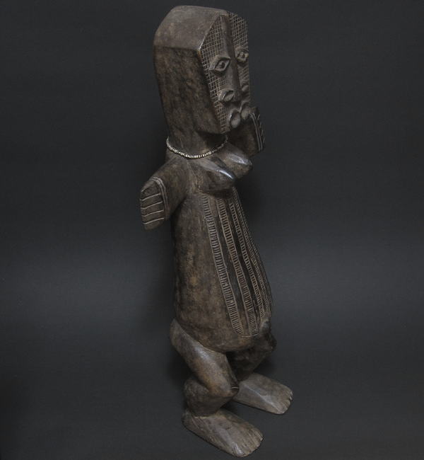 木彫り像(両性具有)・カメルーン?<アフリカの木彫り像