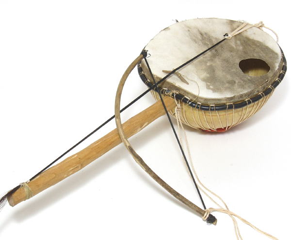 モシのルドゥガ(ひょうたんバイオリン)・ブルキナファソ<アフリカのひょうたん楽器