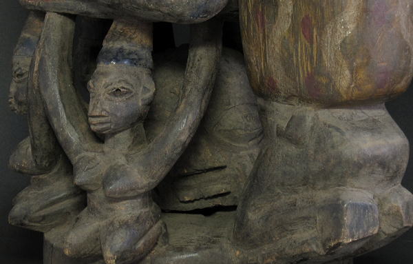 母子像の宝石箱・ヨルバ<アフリカの木彫民具