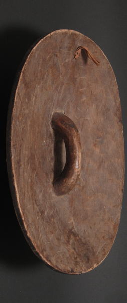 ソングウェの木彫り盾・コンゴ民主共和国<アフリカの木彫武具