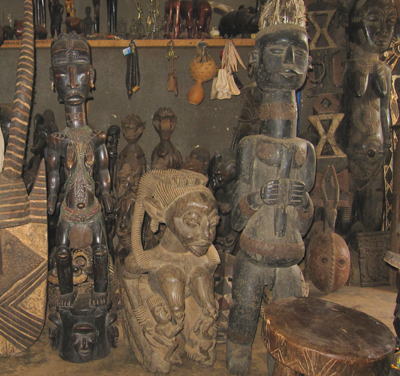 アフリカの木彫特集Ⅱ・14年10月：アフリカ雑貨アザライ