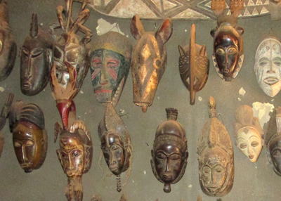 アフリカの仮面特集・17年5月：アフリカ雑貨アザライ