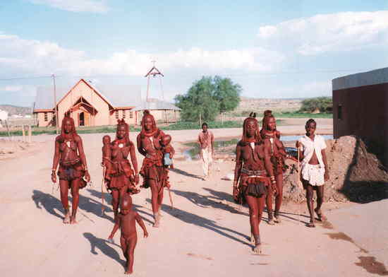 ナミビア：牧畜民ヒンバの人々